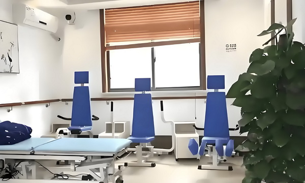 仅一周董璇二婚老公就被扒干净，她又看走眼了？
